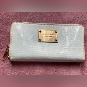 Michael Kors White and Gold Wallet